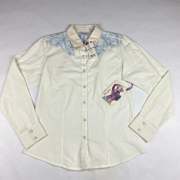 NWT NOS Wrangler Women's Embroidered Button Up Snap Shirt Size Medium - Picture 1 of 16